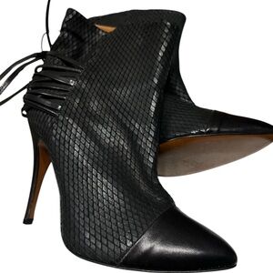 Iro booties